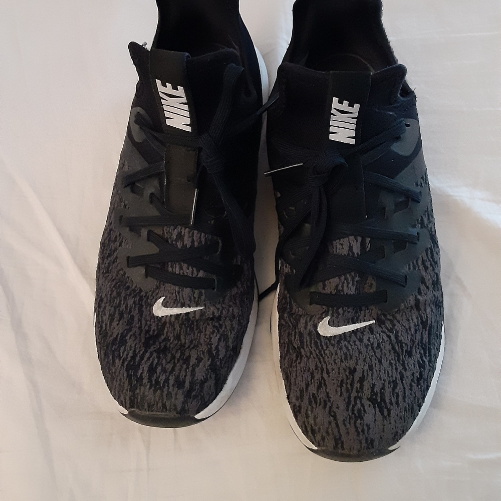 Nike's - Picture 2 of 3